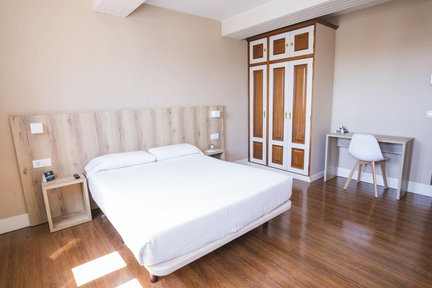 Hotel Alda Avenida سانتياغو دي كومبوستيلا المظهر الخارجي الصورة