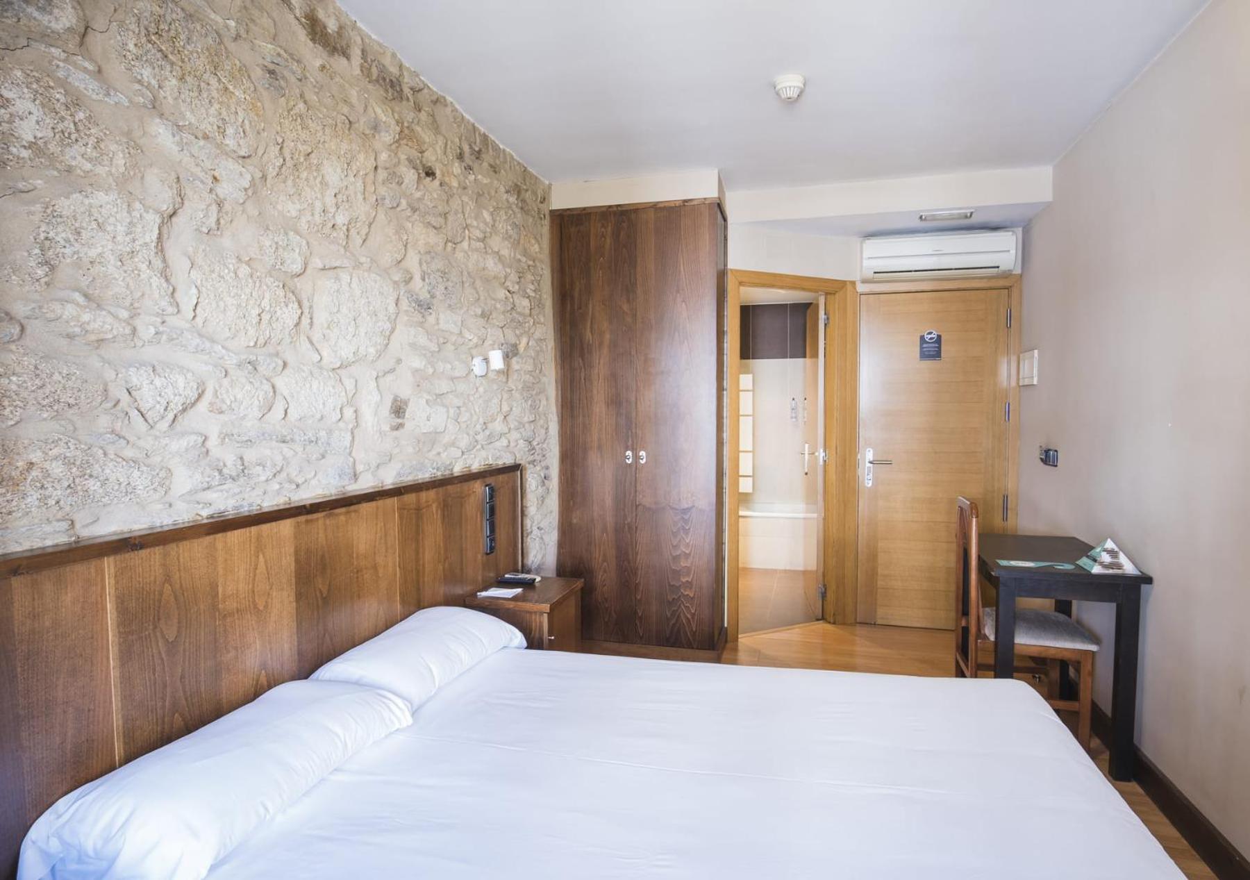 Hotel Alda Avenida سانتياغو دي كومبوستيلا المظهر الخارجي الصورة